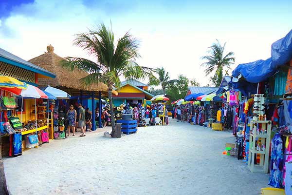 vibrant-colorful-straw-market-on-a-tropical-island-2022-11-14-03-45-10-utc